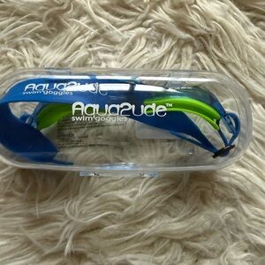 NWT Aqua2ude Kids Swim Goggles